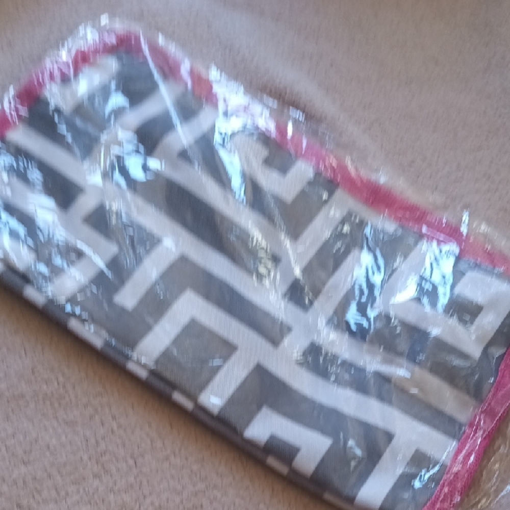 Chic Geometric Clutch with Pink Trim